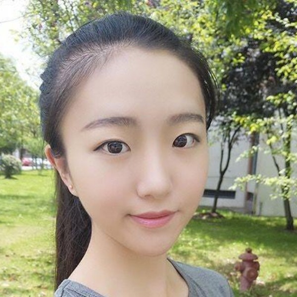 清爽唇彩的照片