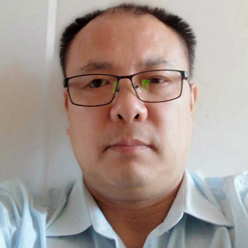 月光蹙眉敏感的照片