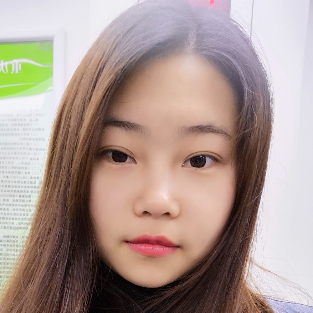 贝拉赫本的照片