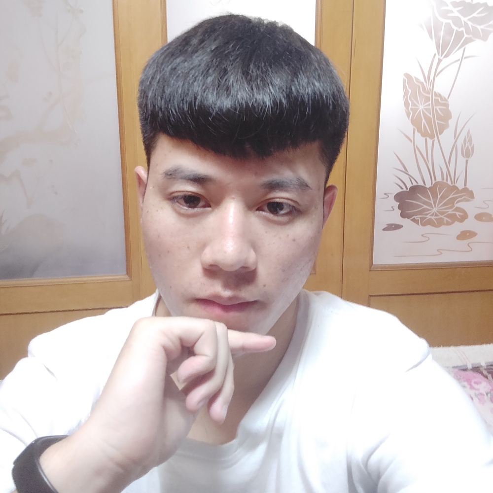 树下少年梦的照片