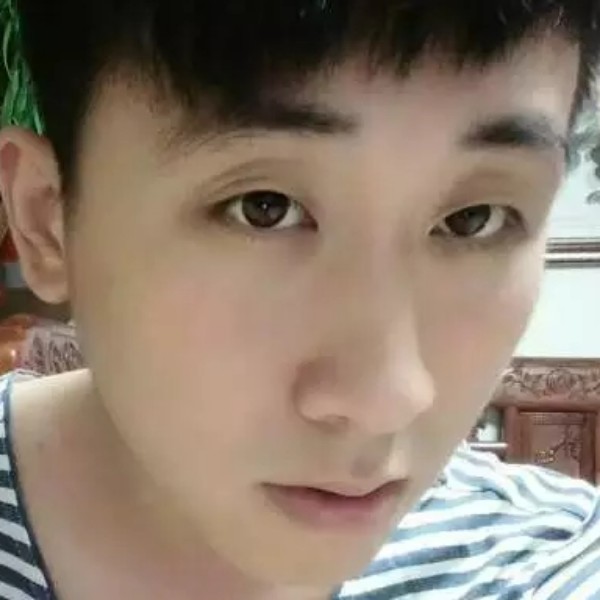 达蒙^O^的照片