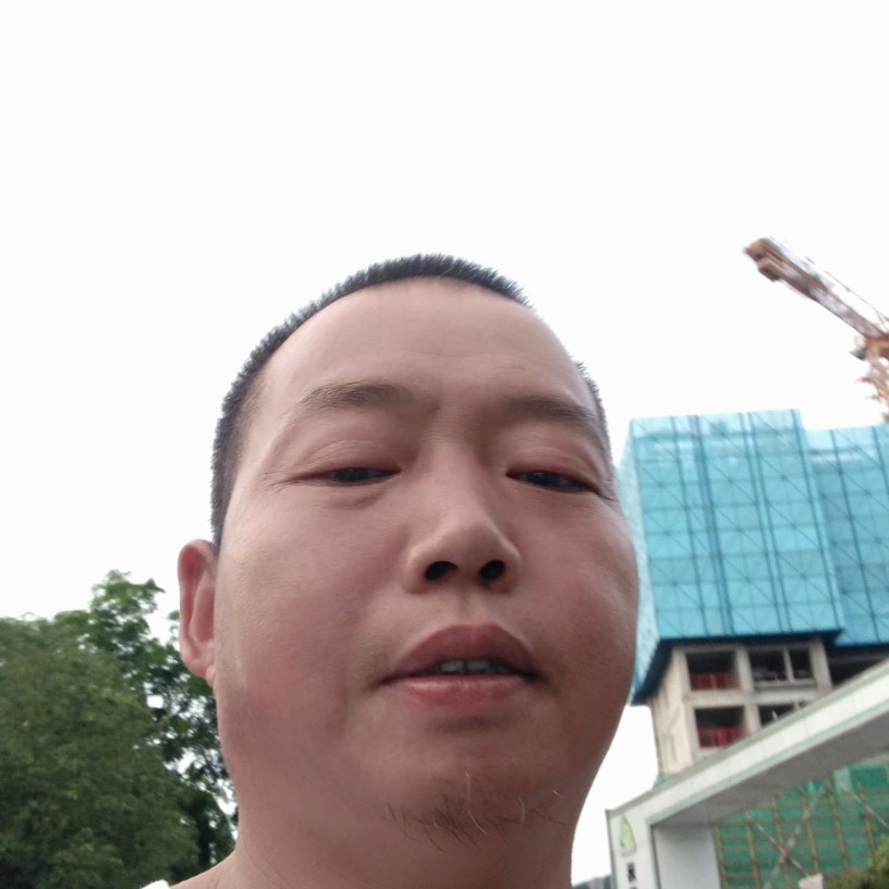 帽子踢英俊的照片