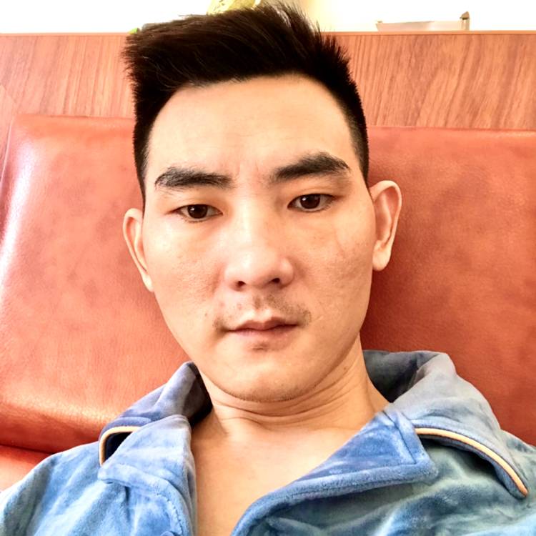 紧张迎初妆的照片