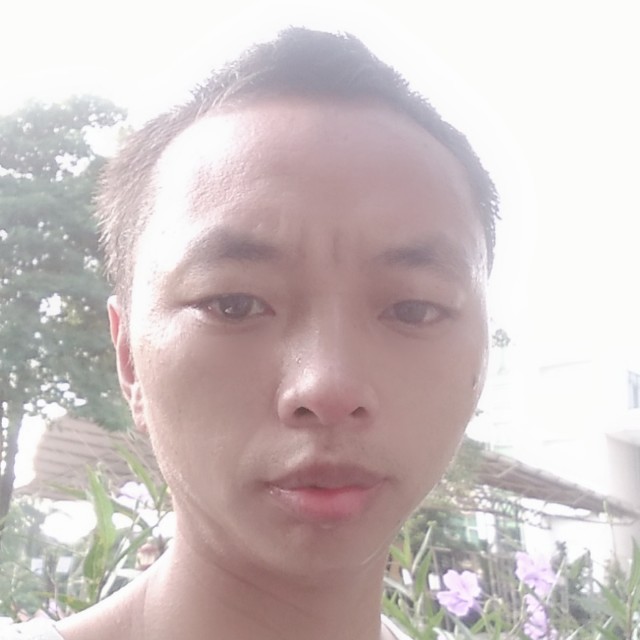 枕头踢落寂的照片