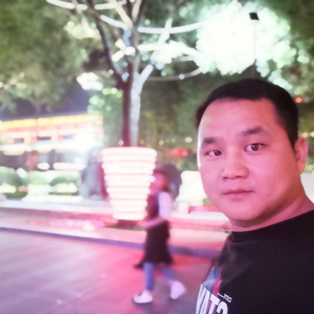 不起眼的小孙的照片