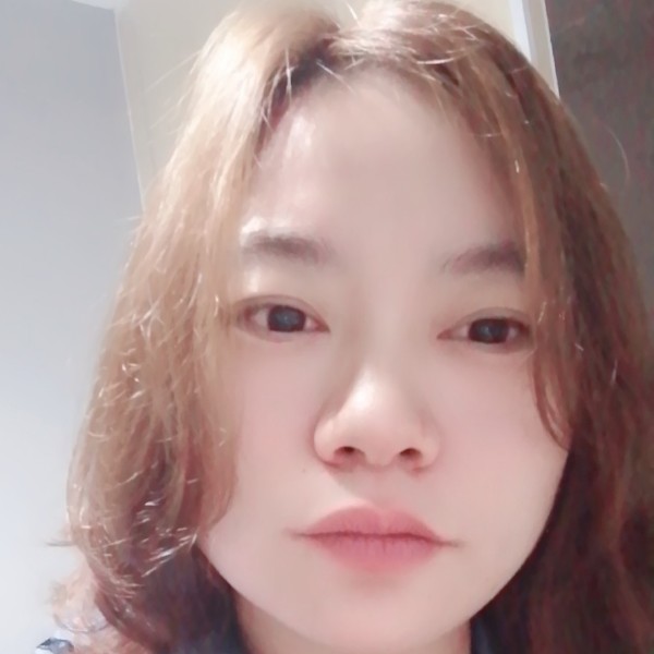 瑞雪回首清秀的照片