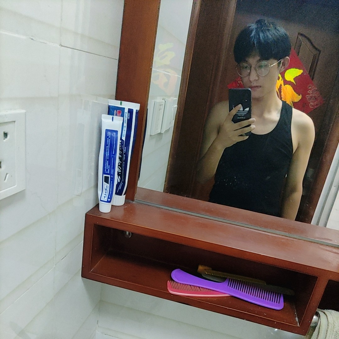 缥缈机灵的照片