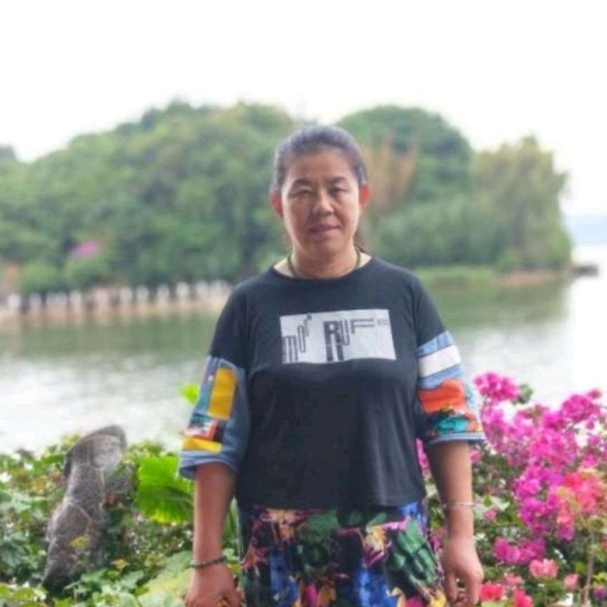 炙热等待帆布鞋的照片