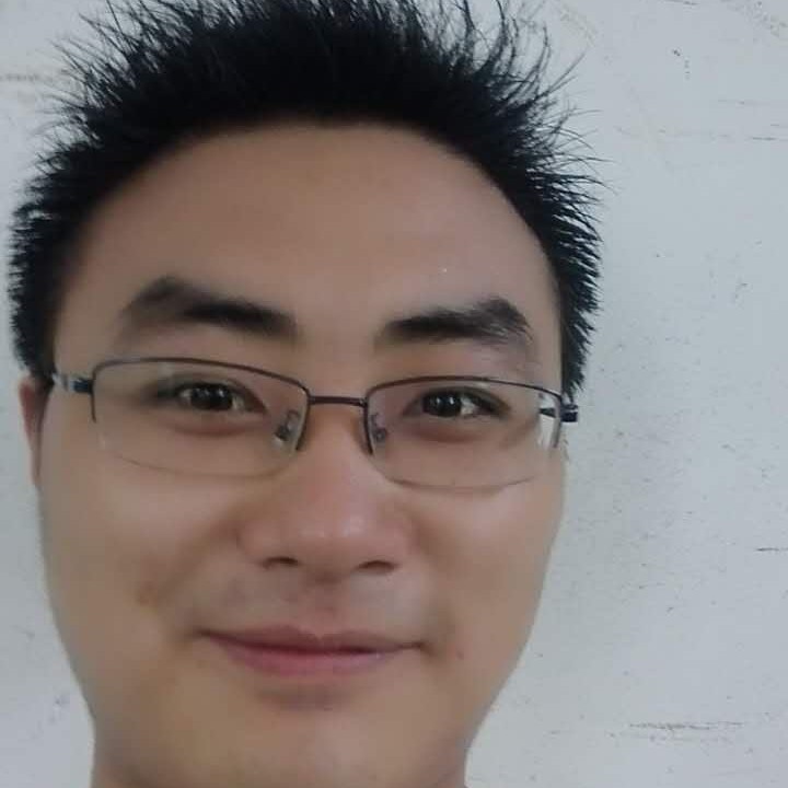 幽默浅吻小蚂蚁的照片