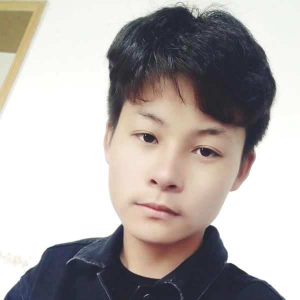 爱听歌凝眸乐曲的照片