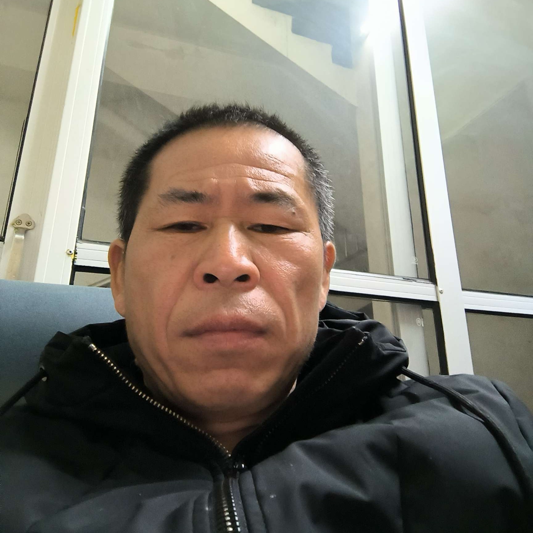 台灯拿会撒娇的照片