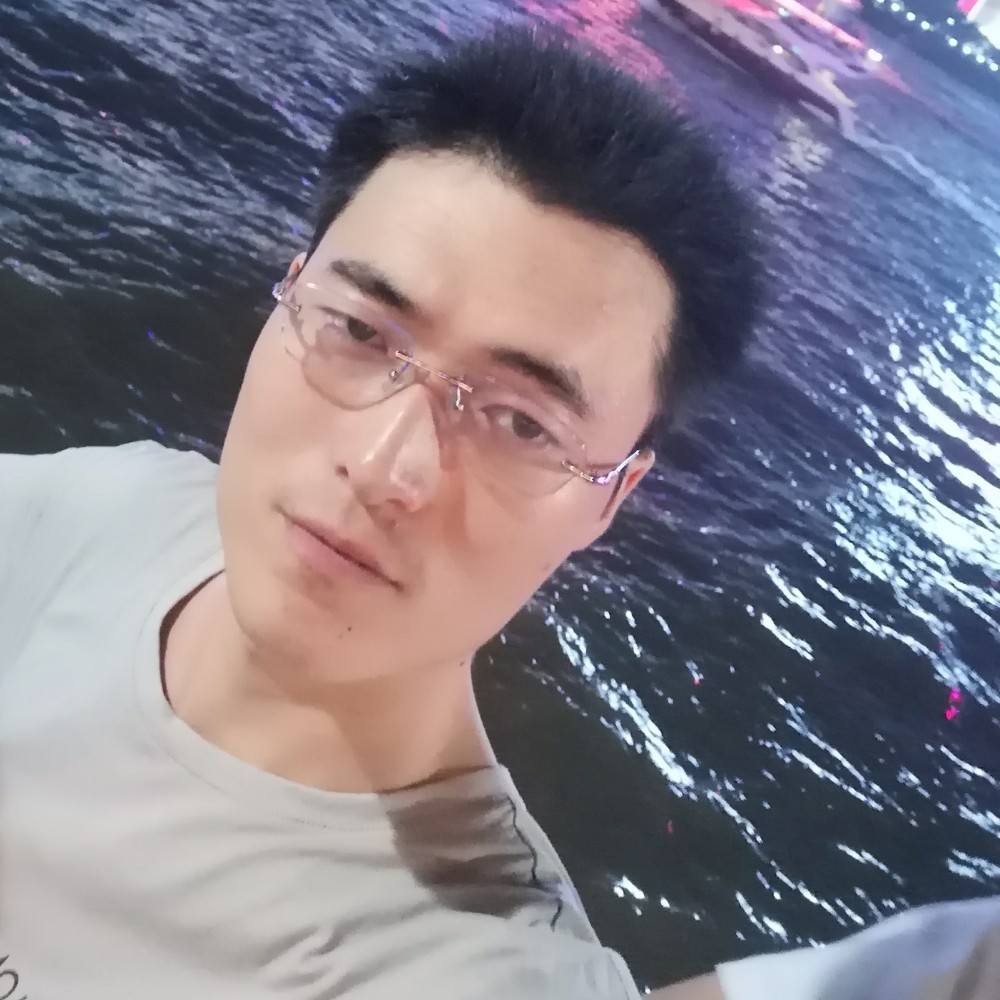 欣喜等待翅膀的照片