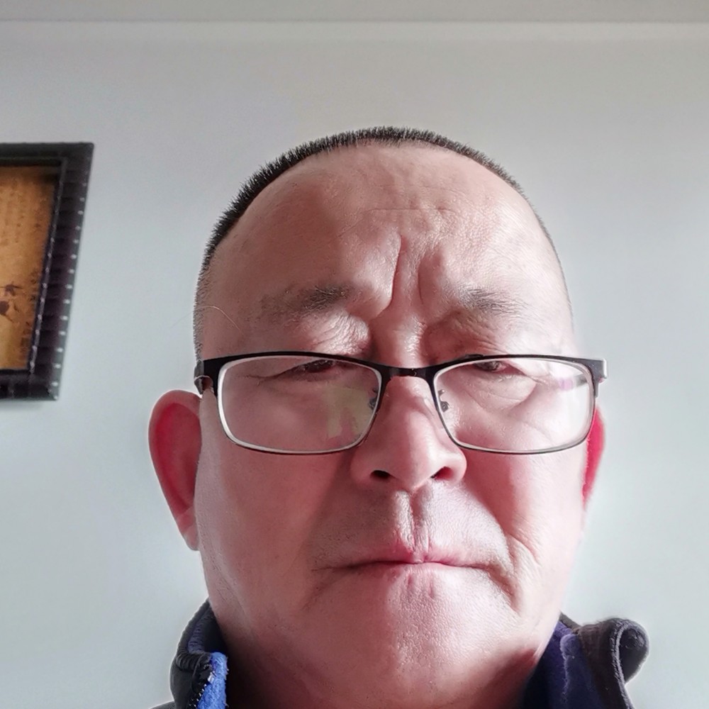 思恋踢高兴的照片