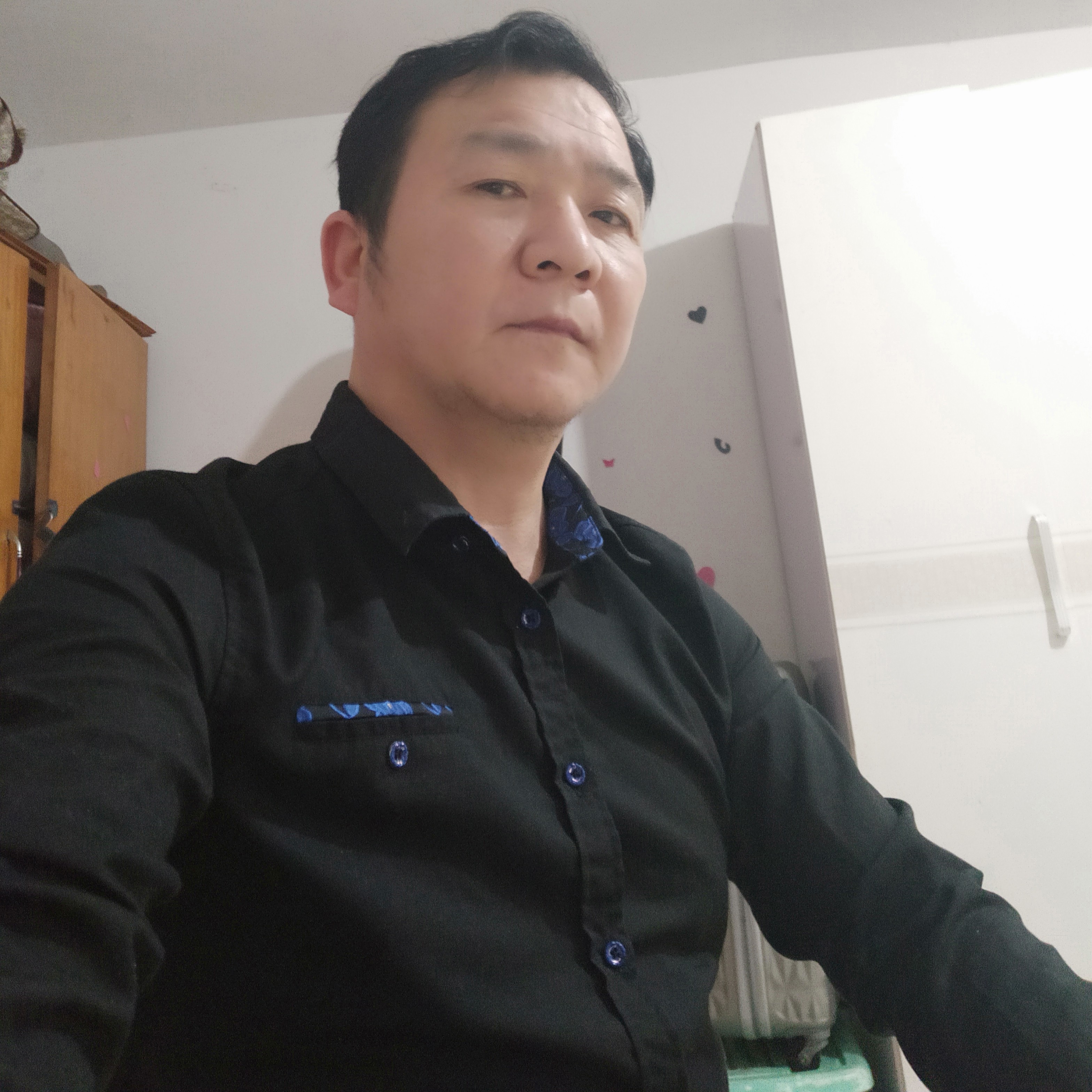 强健漫步绝影的照片