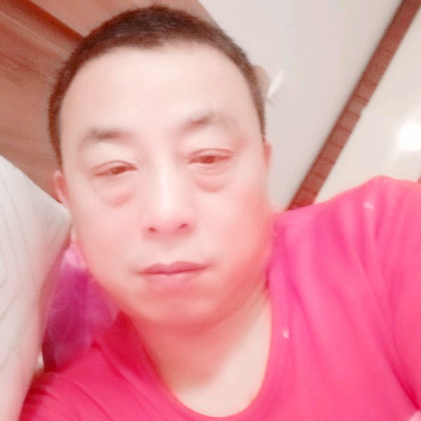自然闻龙猫的照片
