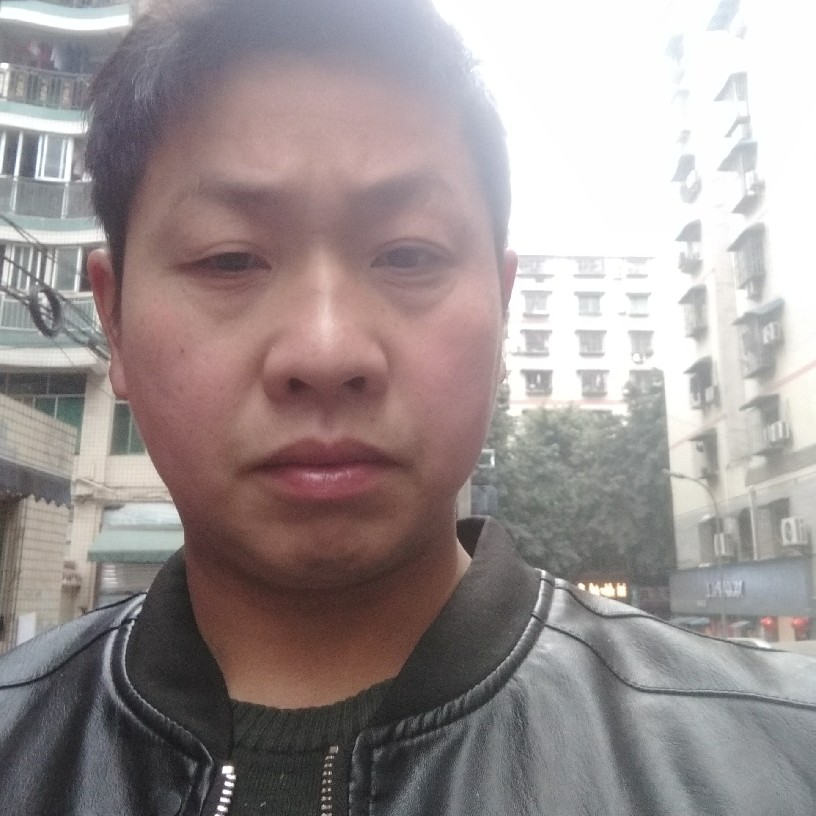 爱听歌耳机的照片