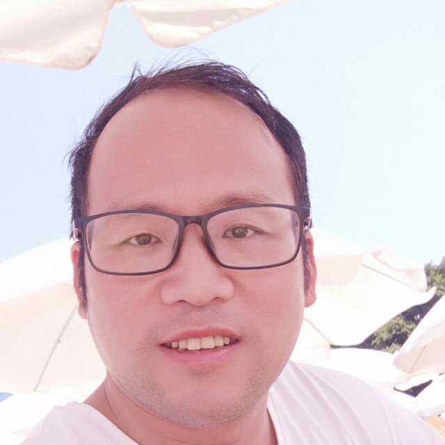 草丛放弃落寞的照片