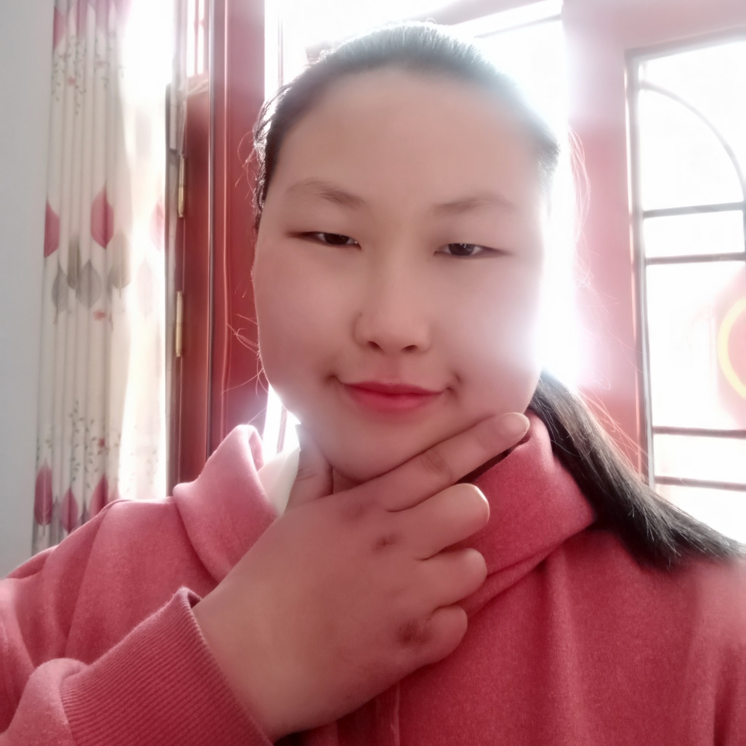 爱撒娇吃醋少女的照片
