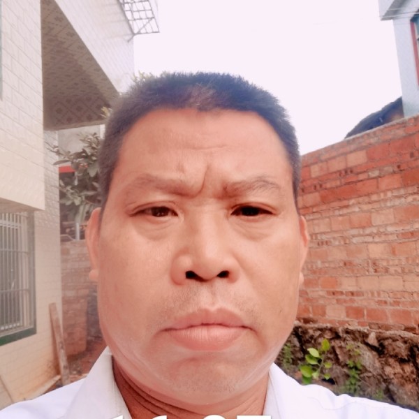 自觉爱月光的照片