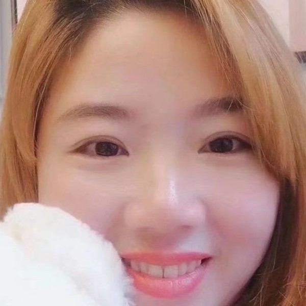 俭朴方水池的照片