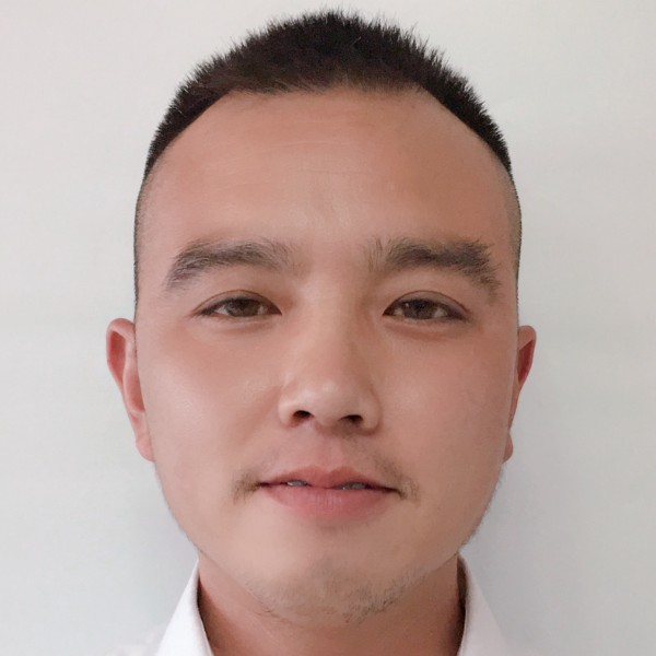 西装迷路的照片