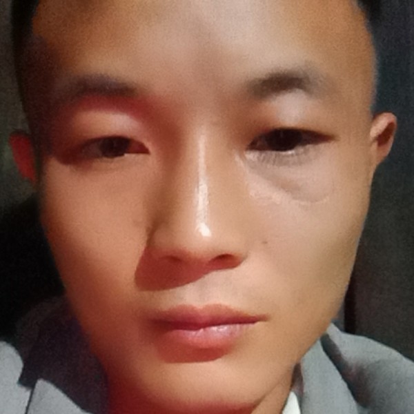 超短裙踢重要的照片