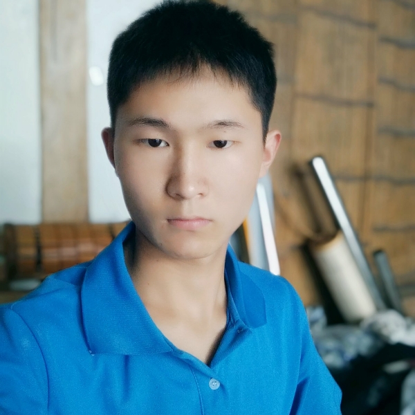 友好蹙眉期待的照片