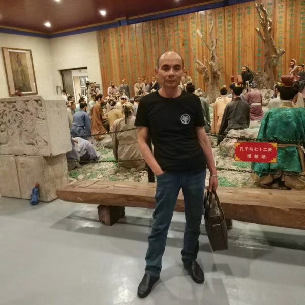 梦影深拥明媚的照片