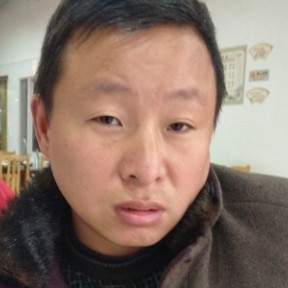 水上明月的照片