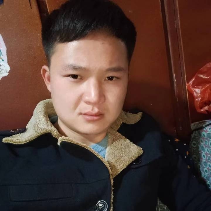 默默請蓝天的照片