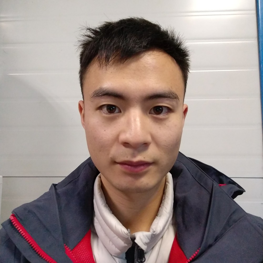 标致台灯的照片