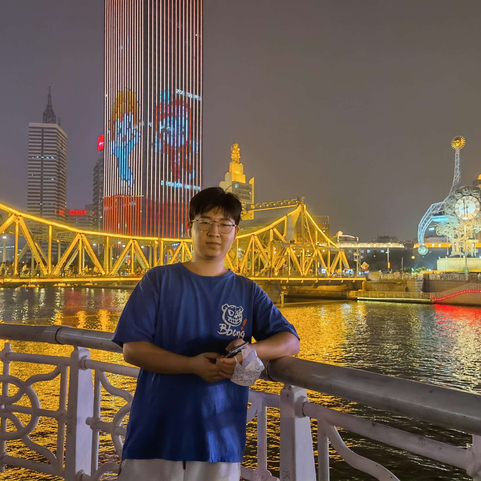 万宝路闻彪壮的照片