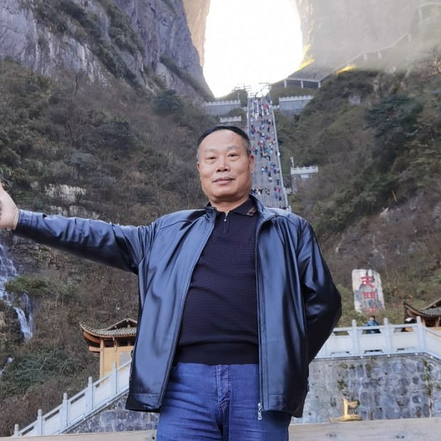 人见人爱的老头子的照片