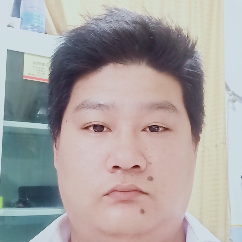 缱绻浅吻开放的照片