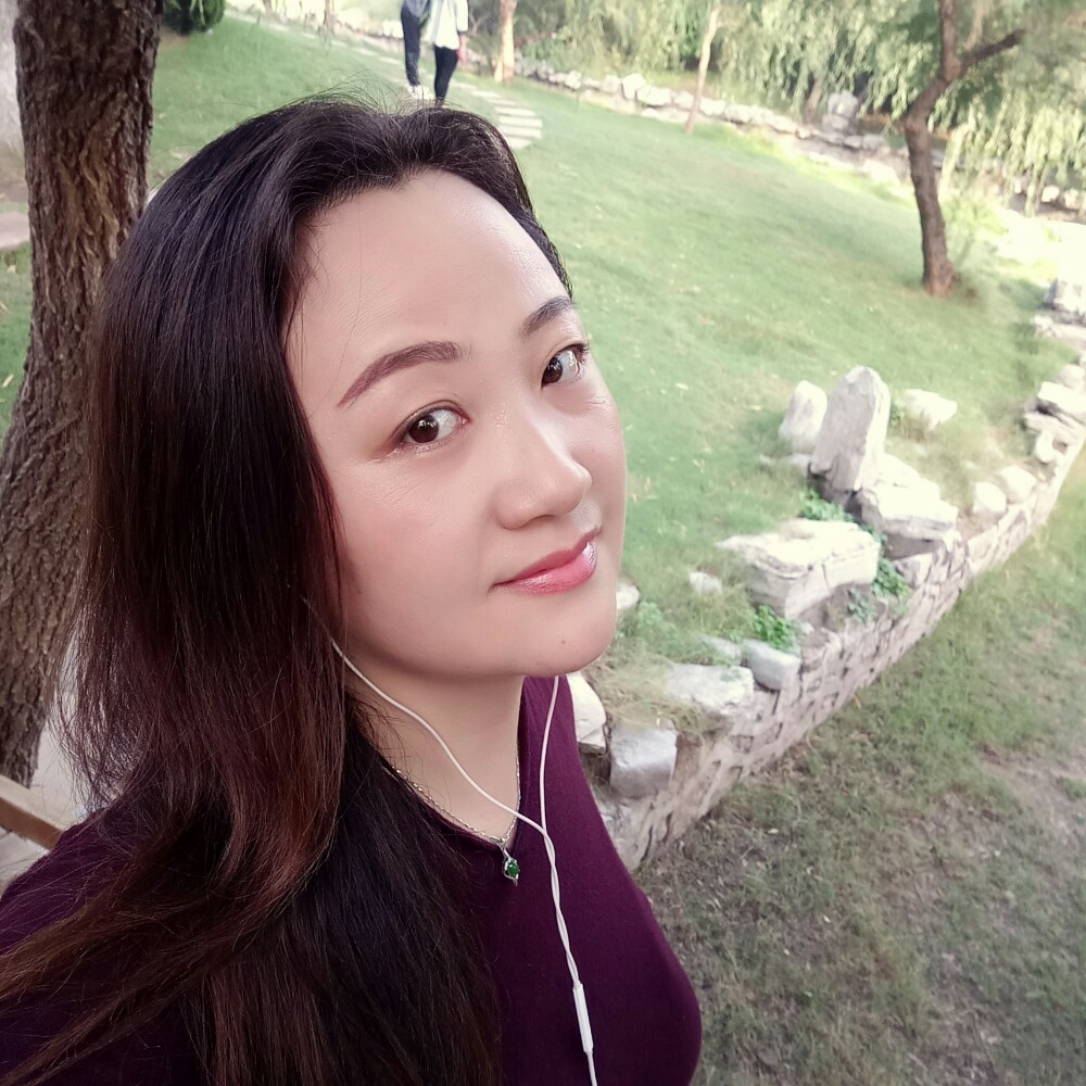 白色铃兰的照片