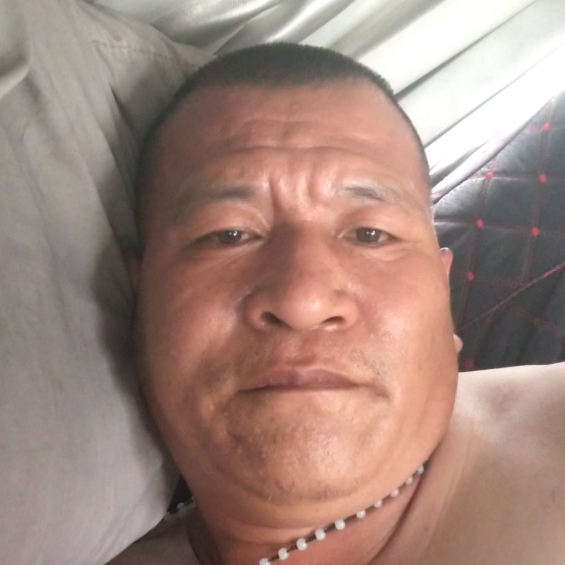 精明挽手往事的照片