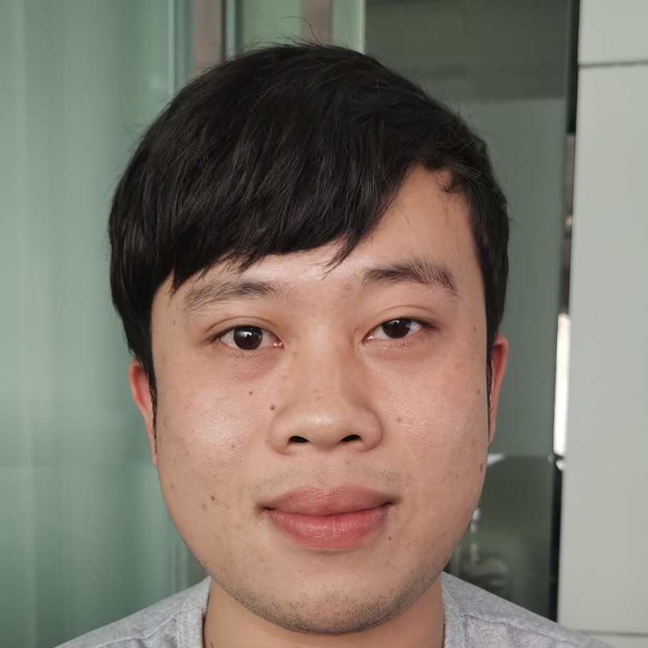 眼神专注的照片