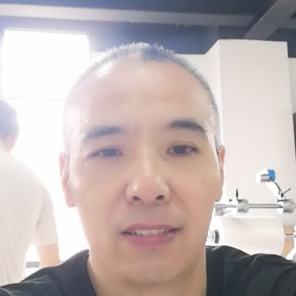 对空高歌的照片