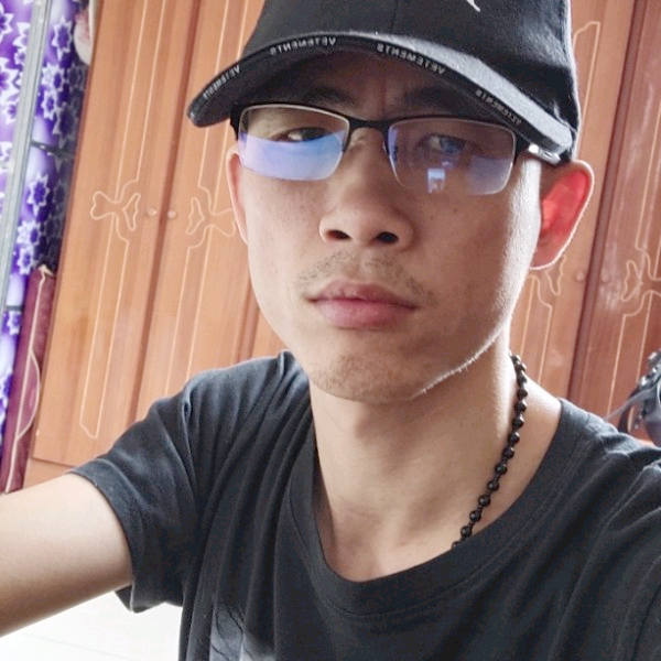 蓝天相许初夏的照片