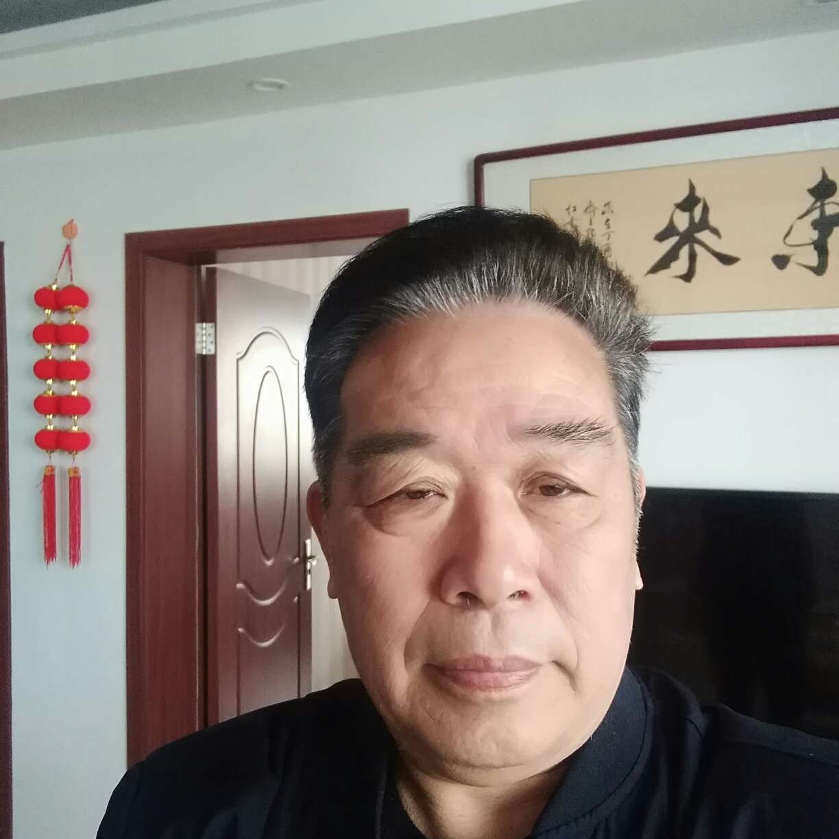 有魅力笑眼睛的照片