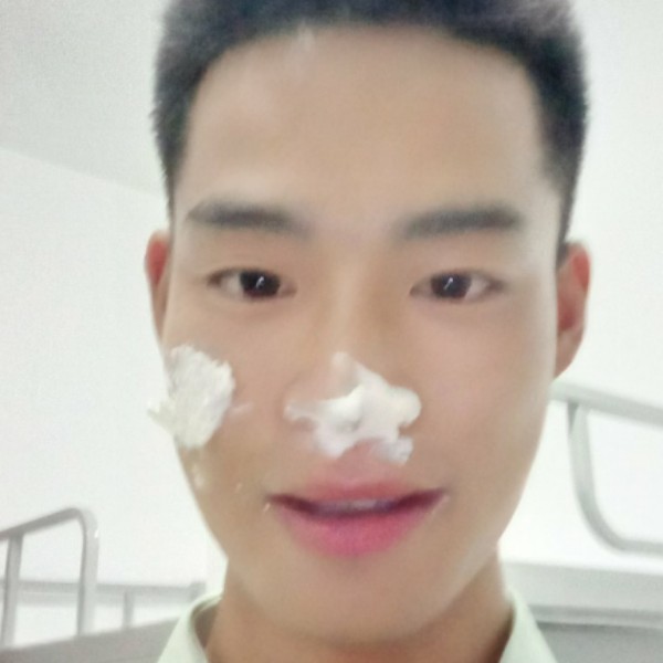 安麦晨的照片