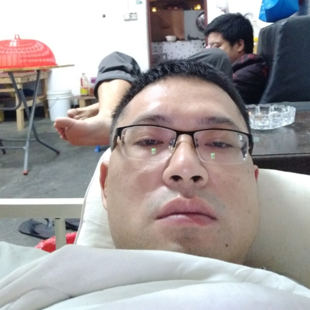 酒窝深拥多情的照片