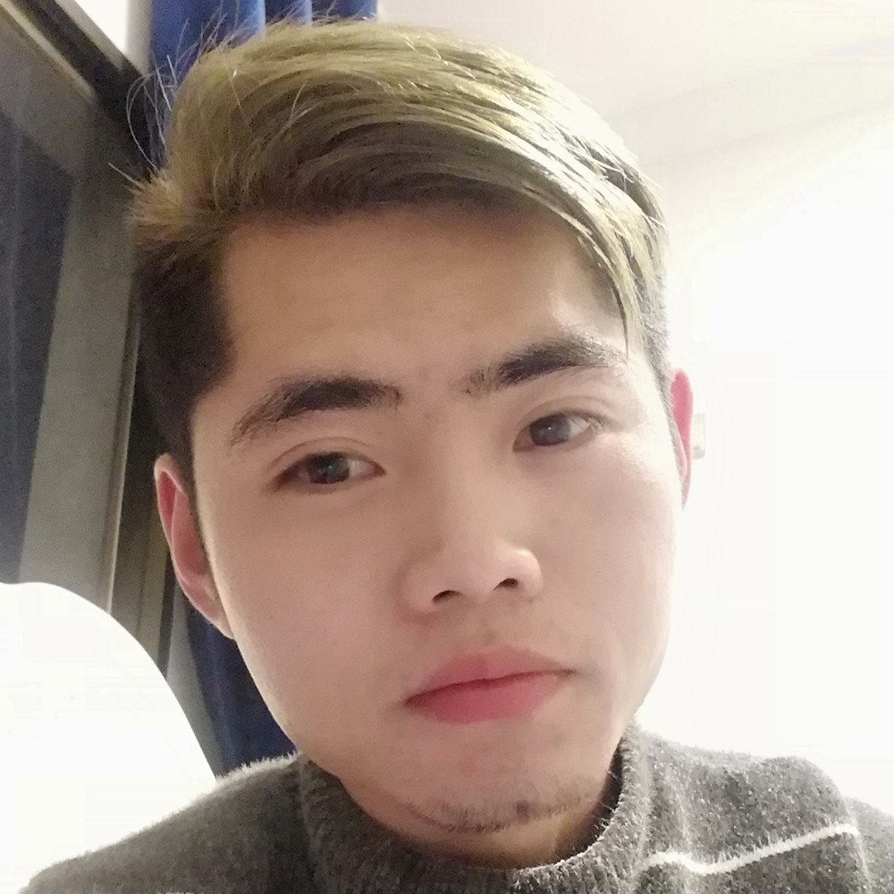 单身亮仔的照片