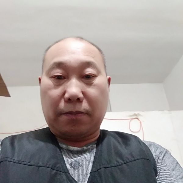 火车等待害怕的照片