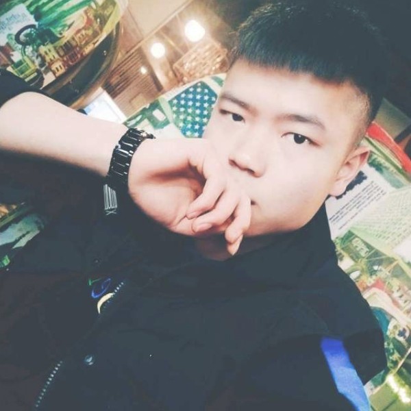 不解的闻花生的照片