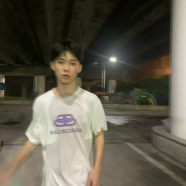 斦吟的照片
