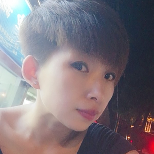 狂小艳的照片