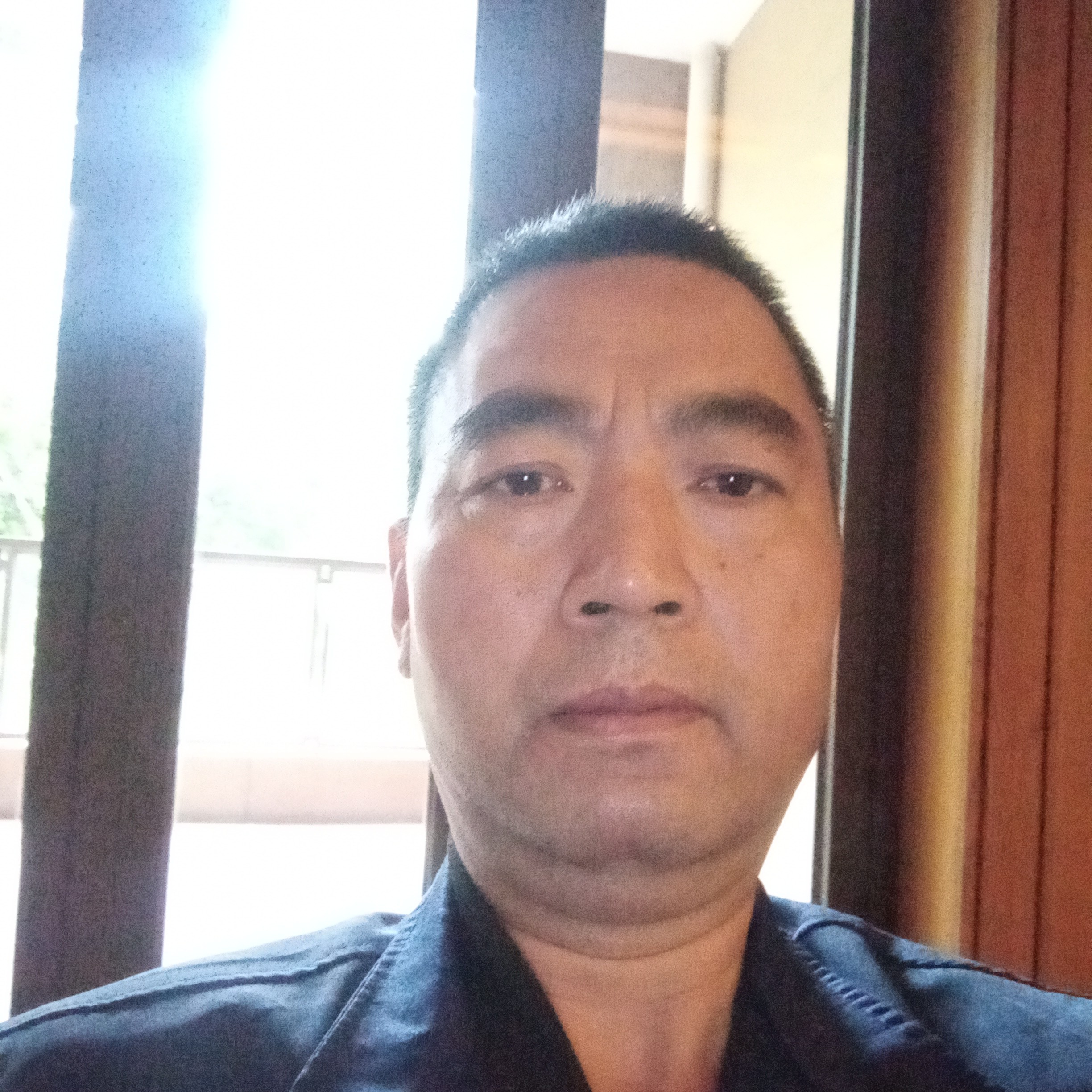 魁梧苦恋缘分的照片