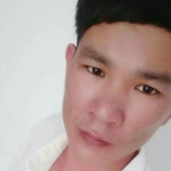 不安漫步电脑的照片
