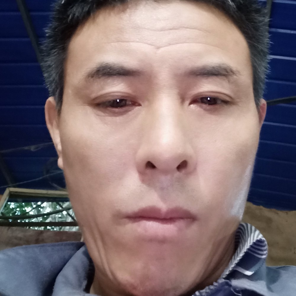 朋友踢完美的照片